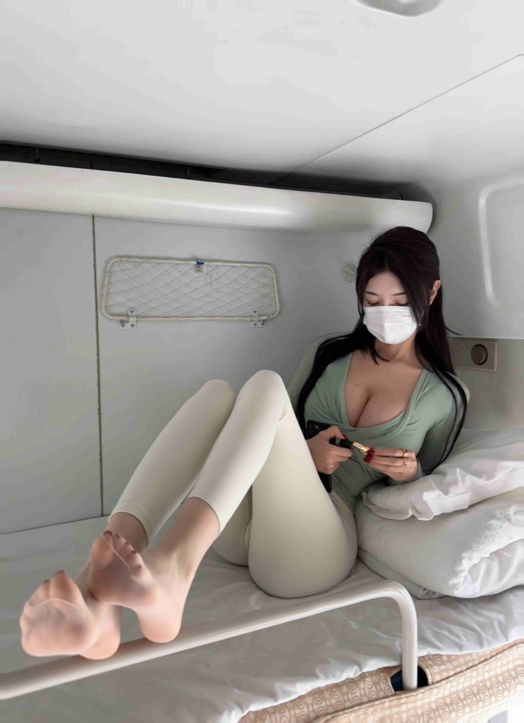 【微密圈】脸红Dearie_-1.5-出行列车[95P-2V-564M]插图