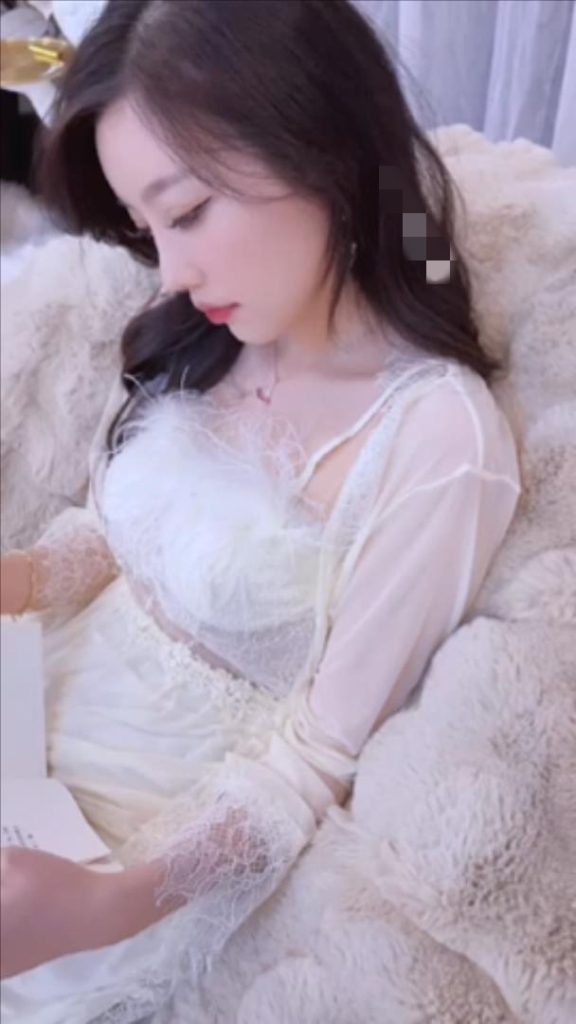 秀人网女神杨晨晨 【骚女的叹息 1V】插图