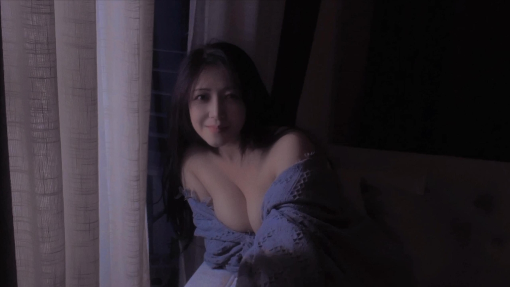 【微密圈】樱晚gigiNO.43 粉丝群收费视频27 有你的月光 [1V-489MB]插图
