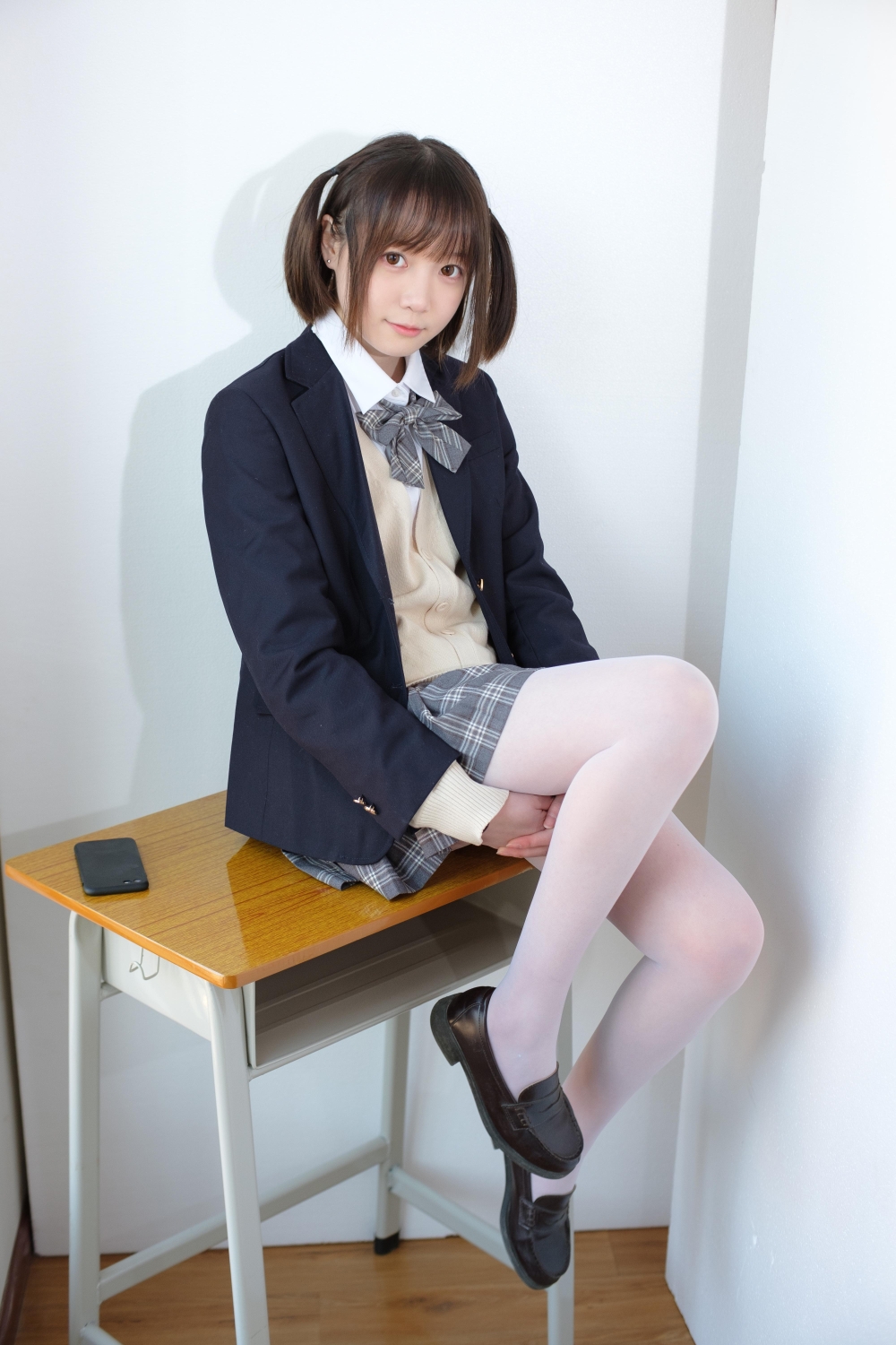 森萝财团写真 X-010-SSR JK校服白丝插图