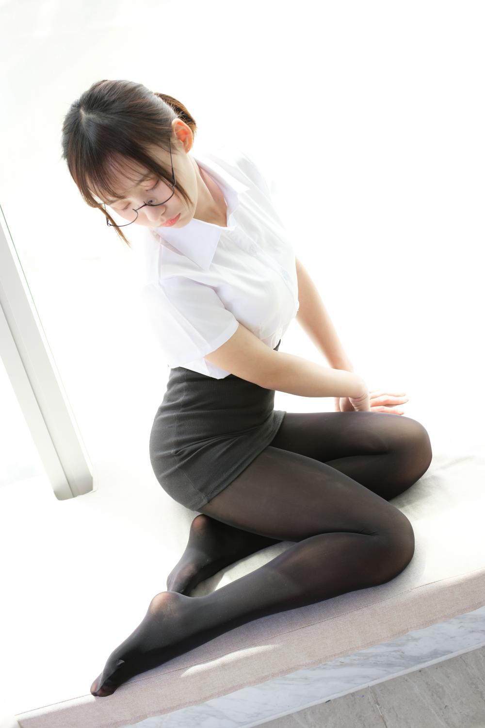 森萝财团写真 X-023 OL黑丝插图