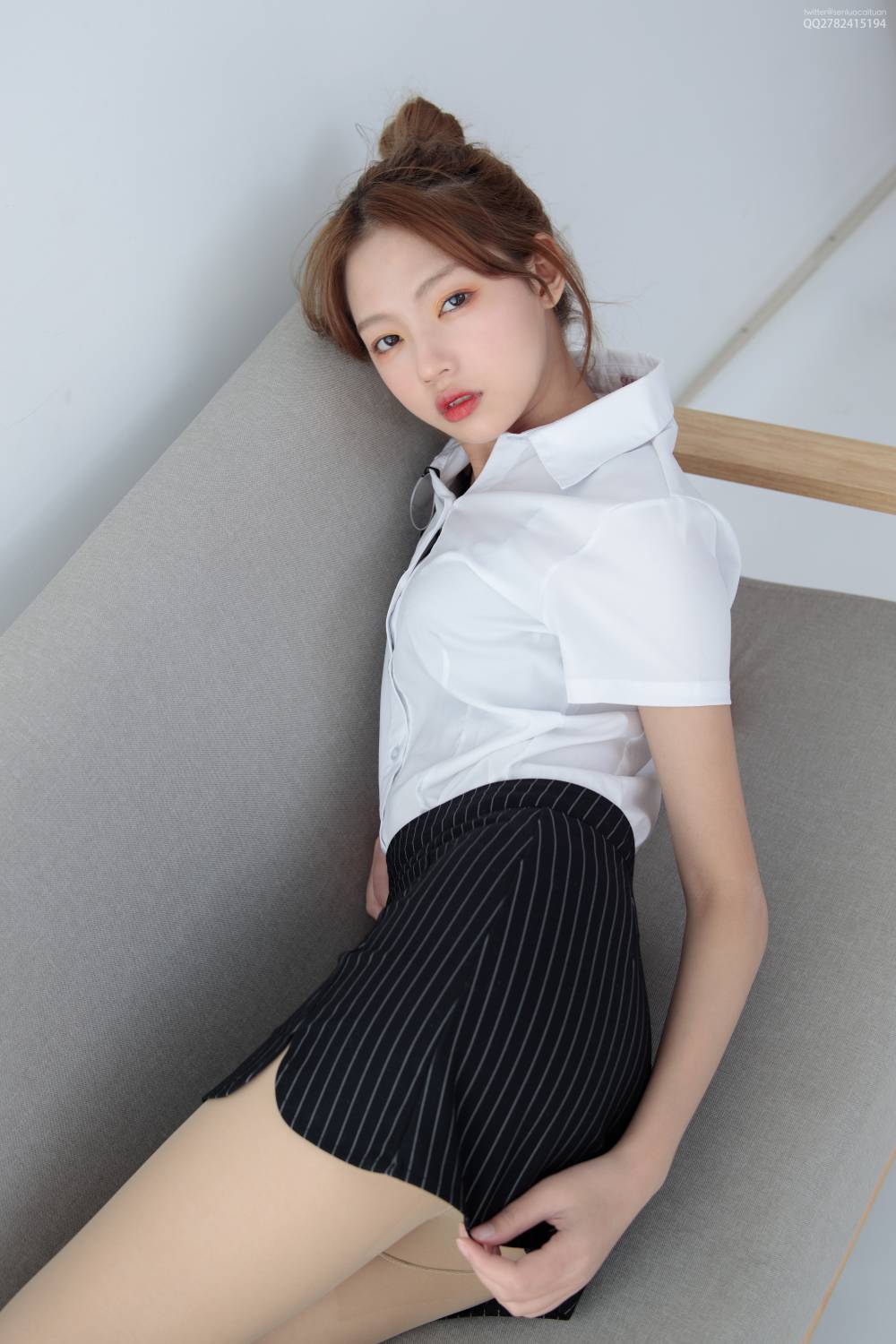 森萝财团写真 JKFUN-037《OL一定要搭配眼镜》50D肉丝插图1