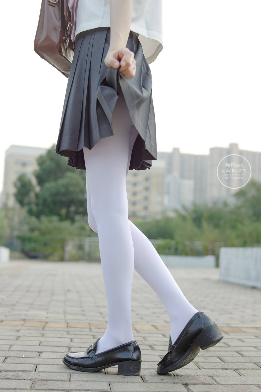 森萝财团写真 有料 NO.006 依依 户外白丝JK制服插图