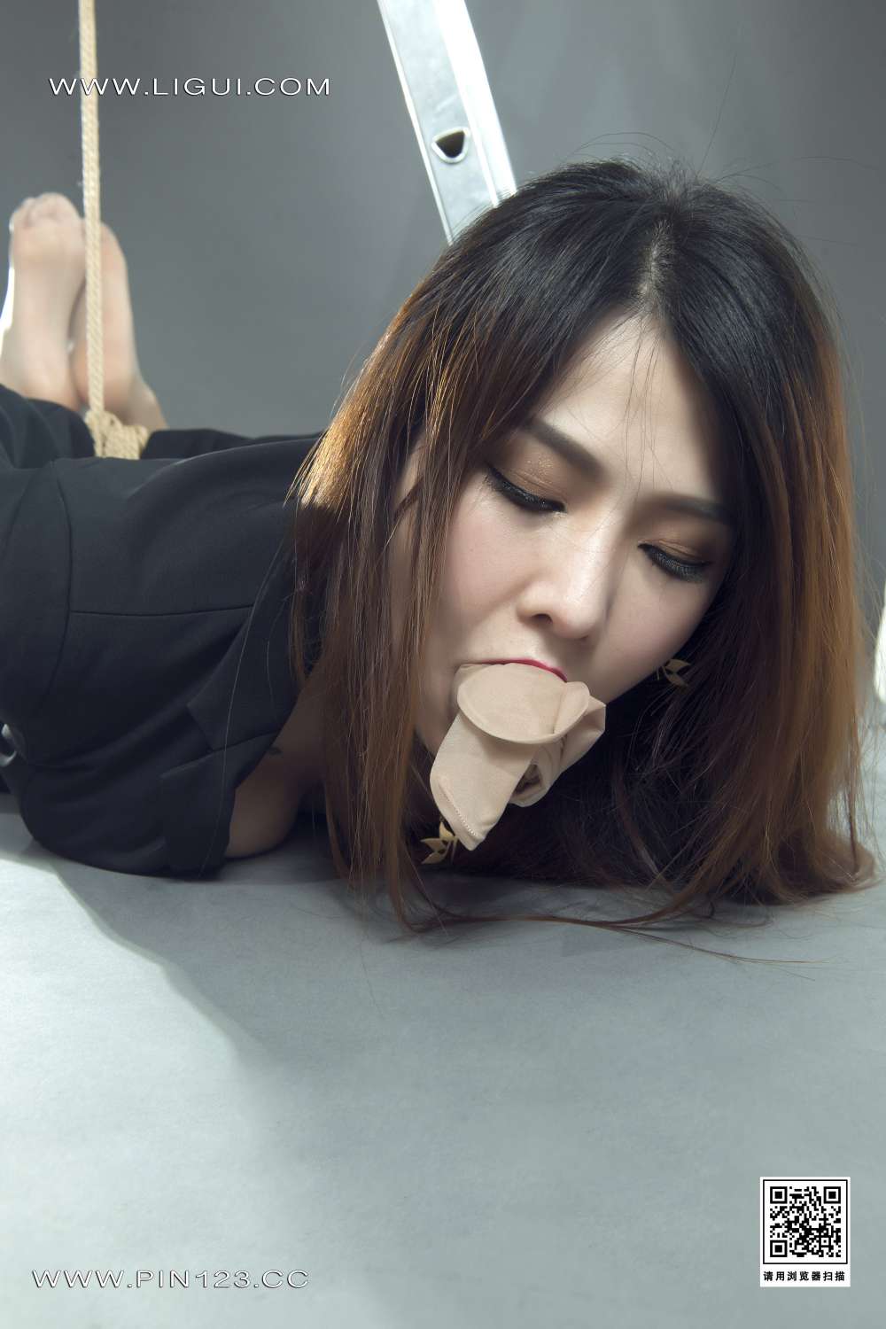 [Ligui丽柜] 2022.06.09《紧缚职女》文静[59+1P66.3MB]插图1