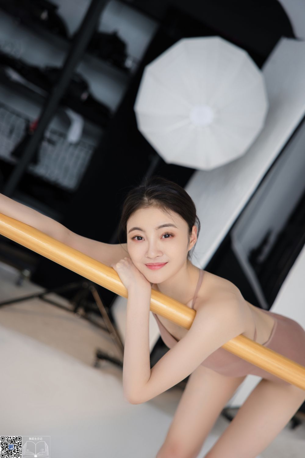 [GALLI嘉丽]舞蹈生日记 050 - 毛毛[54P／402MB]插图1
