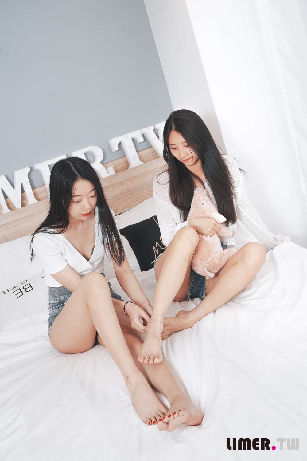 Limerence原创 NO.040 EJ+Syuan 女女足底TK地狱崩溃求饶插图