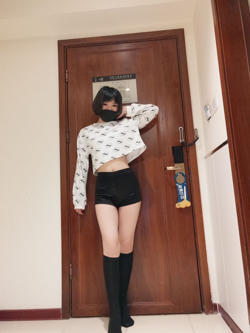 网红 00后大队长 【154P 62V】插图1