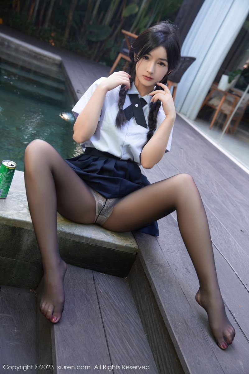 [XIUREN秀人网] 2023.06.19 NO.6940 谭小灵 性感学妹制服插图