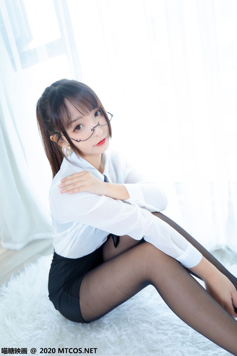 [喵糖映画] VOL.202 OL制服裙 [70P191MB]插图