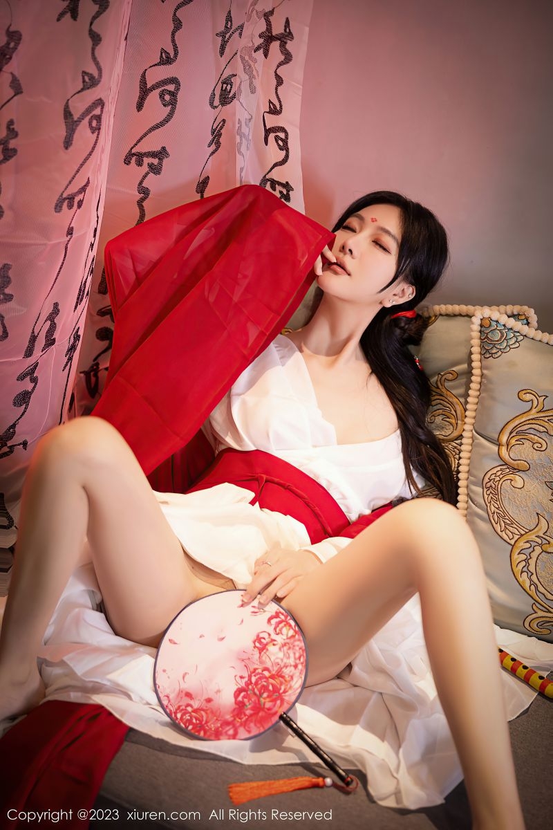 [XIUREN秀人网] 2023.08.04 NO.7192 幼幼 性感红色古装服饰插图
