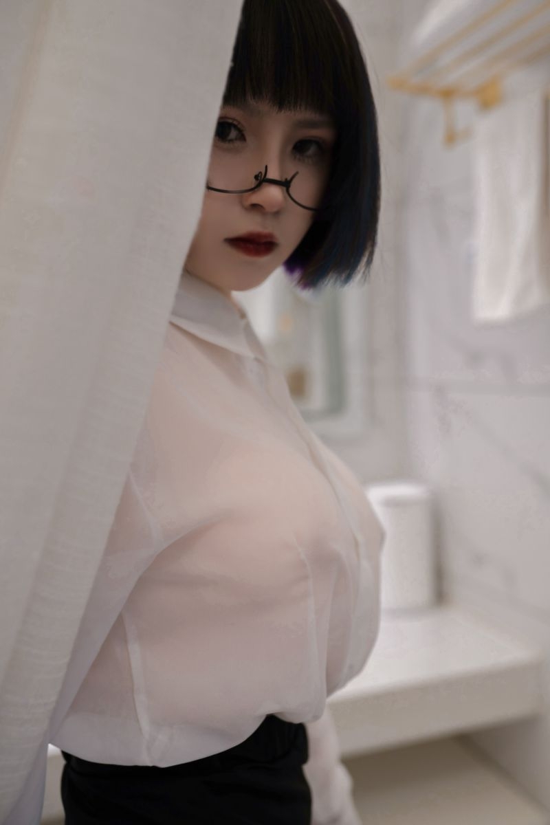 晕崽 迷情小秘 [62P-348MB]插图1