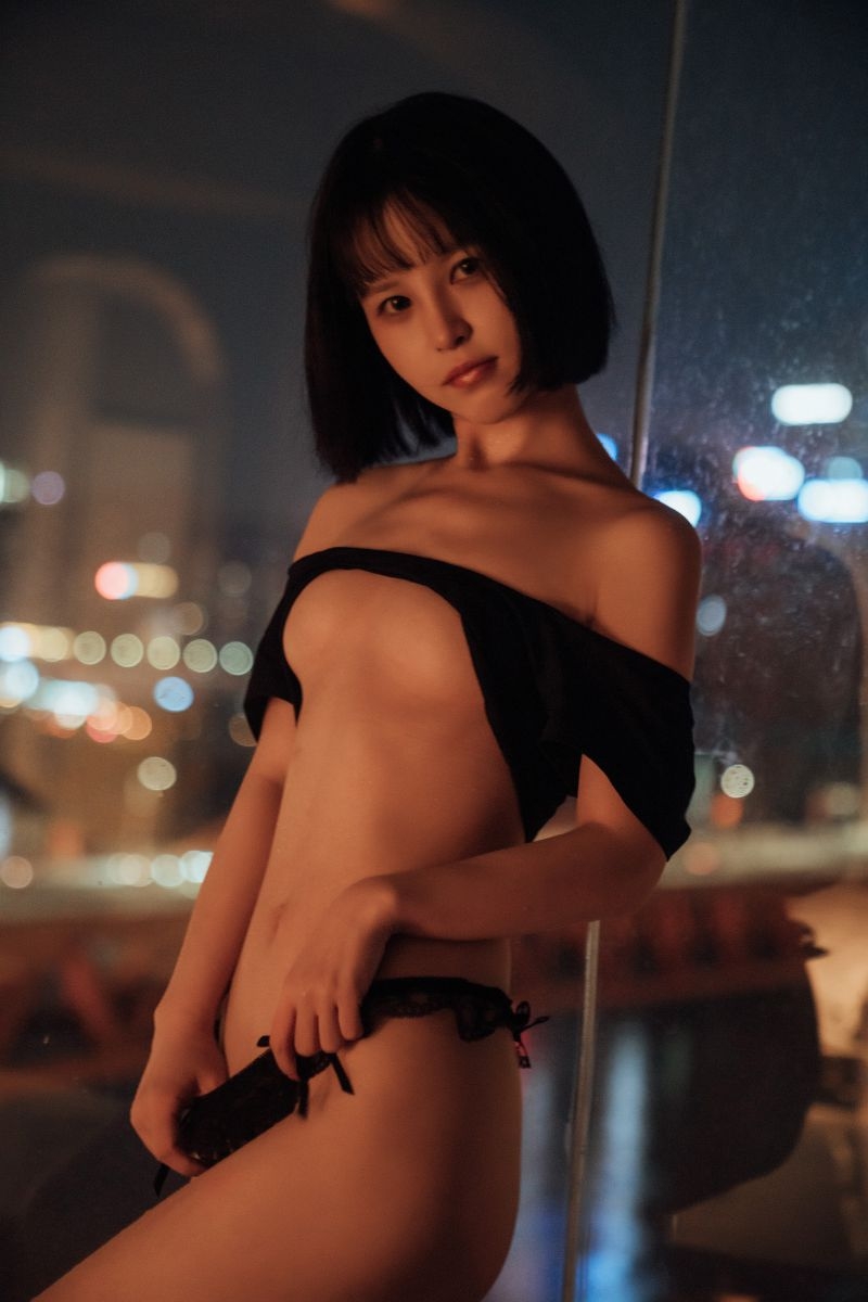 晕崽  新衣正片40P插图1