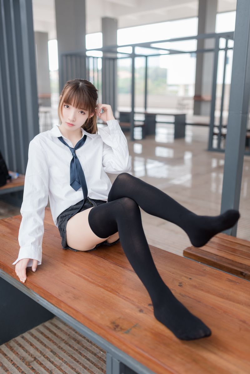 风之领域 - NO.039 白衬衫黑丝美腿 [49P-209MB]插图1