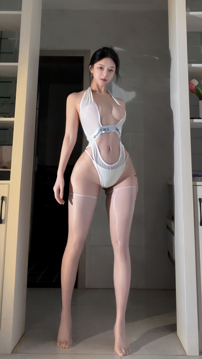 【微密圈】姐姐Lalion-薄如蝉翼 [44P1V-126M]插图