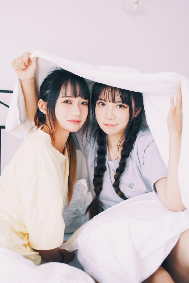 004 贰加六 姐妹成对，快乐加倍 [22P81M]插图
