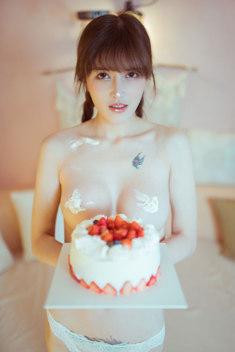 鹿八岁baby 012 - 生日蛋糕[50P-644MB]插图