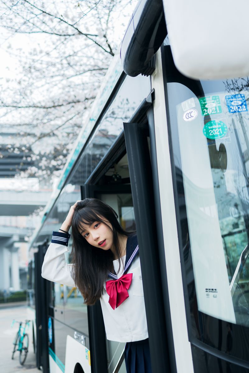 018 贰加六 街边的春 [21P222M]插图1