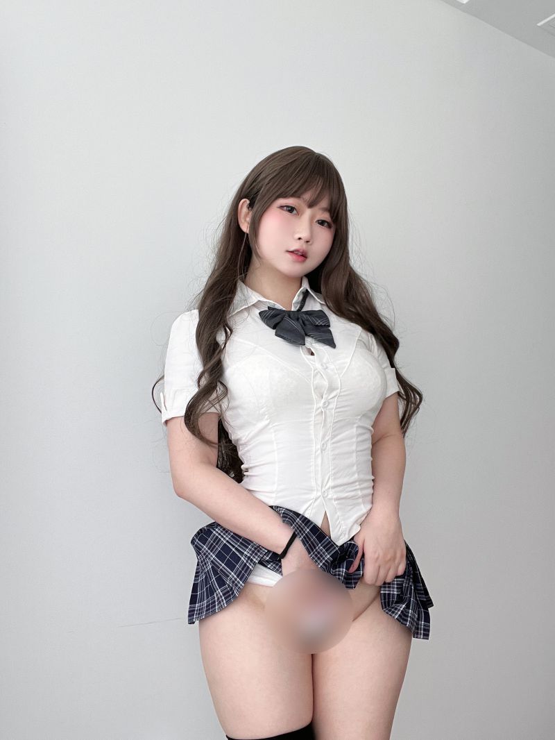 是依酱吖 NO.73 学姐的日常 [35P3V-994MB]插图1