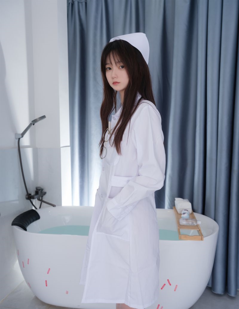 【紧急企划】小恩 内购 护士-R18 [112P1V-8.02G]插图1