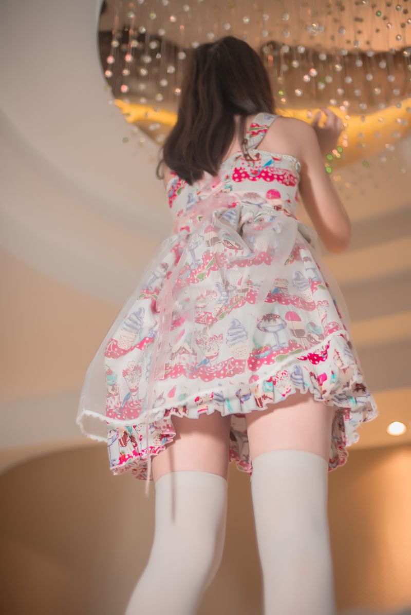 风之领域 - NO.105 穿白丝的花裙姑娘 [42P-308MB]插图1