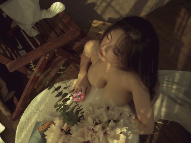 【微密圈】樱晚gigi NO.151 窗前的花 [20P-196MB]插图