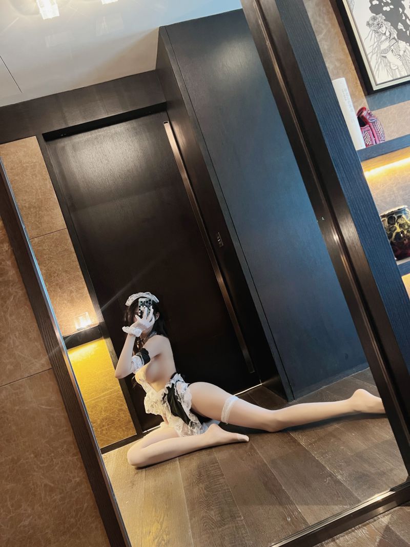 【微密圈】葛征GEZHENG-白si+女仆超性感套装[36P1V-152M]插图1