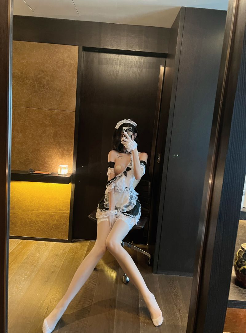 【微密圈】葛征GEZHENG-白si+女仆超性感套装[36P1V-152M]插图
