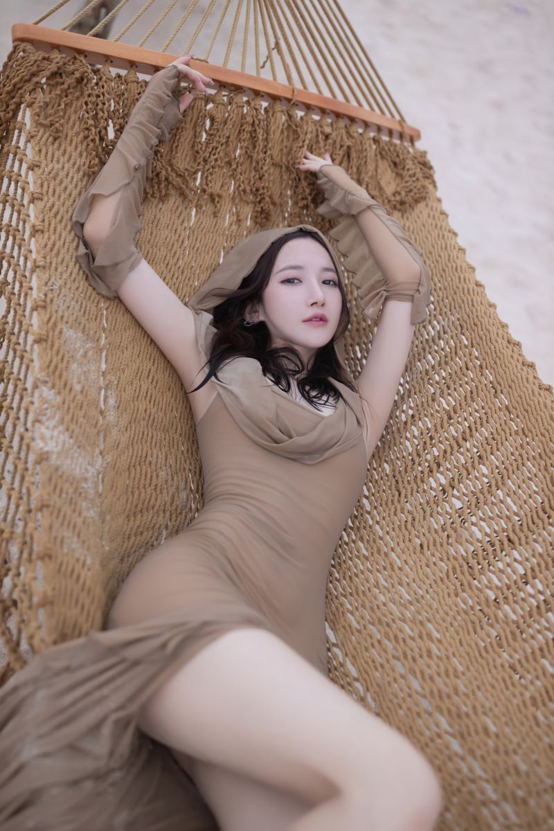秀人名模鱼子酱Fish《雨后海滩》插图1