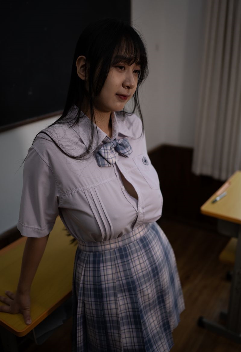 网红 浅安安 未修版本【300P 5V 5.77G】插图1
