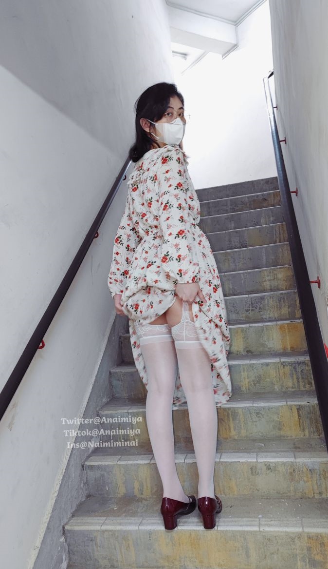 奶咪 Onlyfans小合集-18【26P 2V】插图1