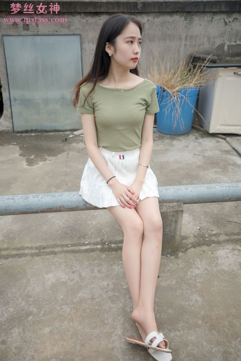 [MSLASS梦丝女神] 2019-06-20 NO.041 柳儿 侧颜太美的小姐姐 [76+1P1V／1.01GB]插图1