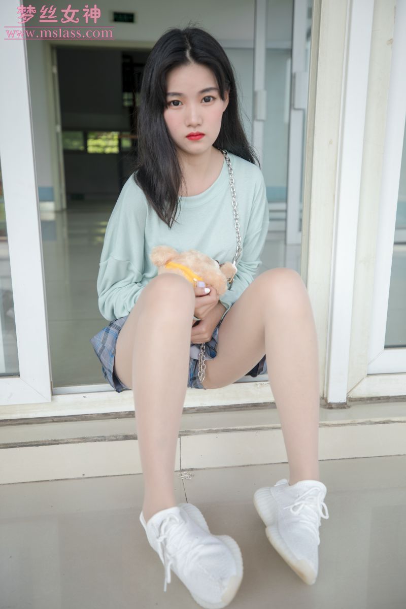 [MSLASS梦丝女神] 2019-06-12 NO.039 酥酥 恬静的小白鞋丝袜 [69+1P1V／793MB]插图
