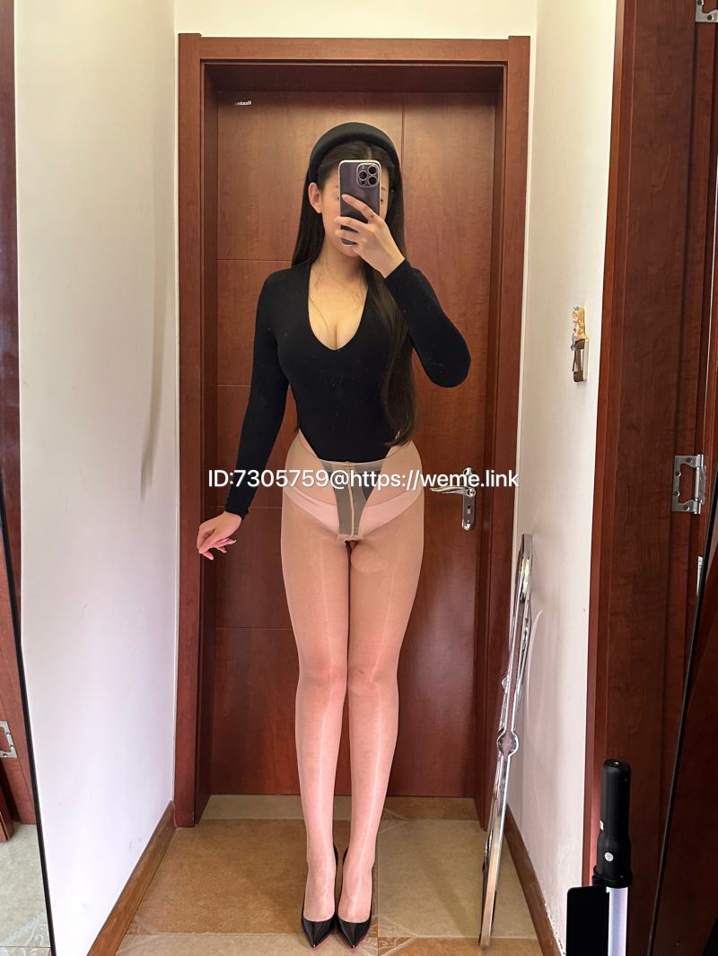 【微密圈】美邵女baby-油亮丝袜 [43P-73M]插图1