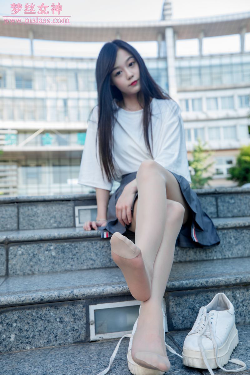 [MSLASS梦丝女神] 2019-06-14 NO.040 灵灵 甜静的明星脸 [63+1P／344MB]插图1