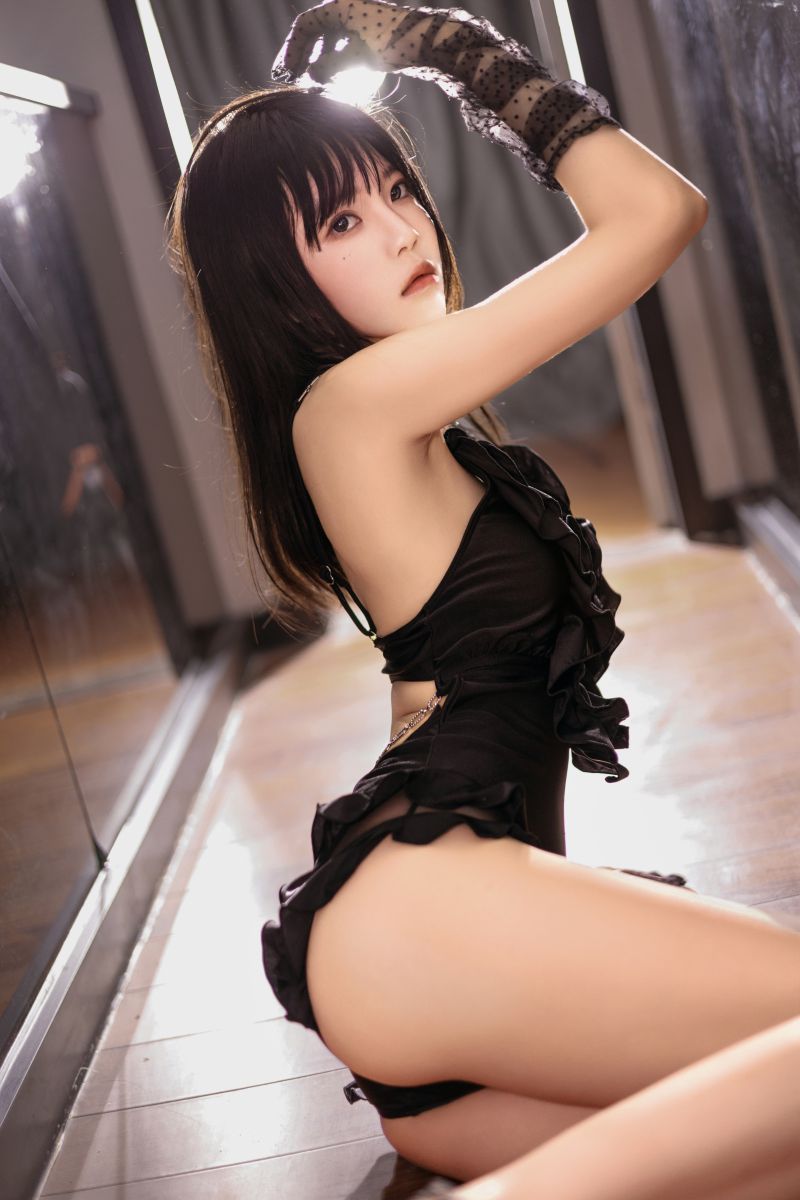 桜桃喵 – NO.177  银色高跟鞋[26P-251.9M]插图