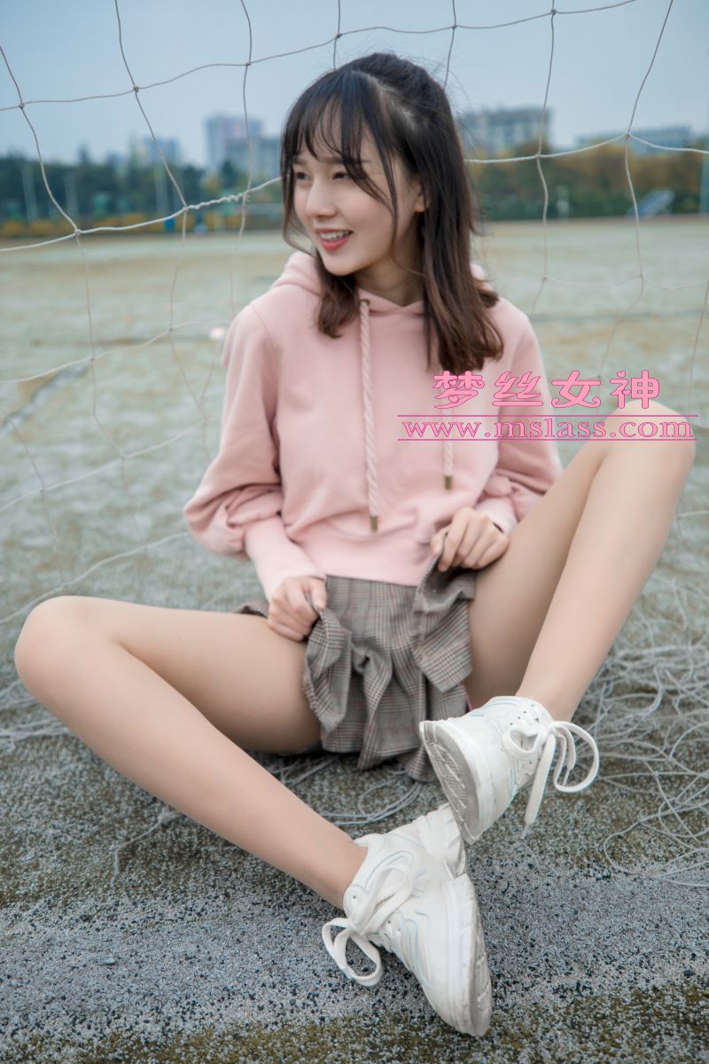 [MSLASS梦丝女神] 2019-04-23 NO.011 玥玥 操场的校花小甜心 [64+1P1V／1.44GB]插图1
