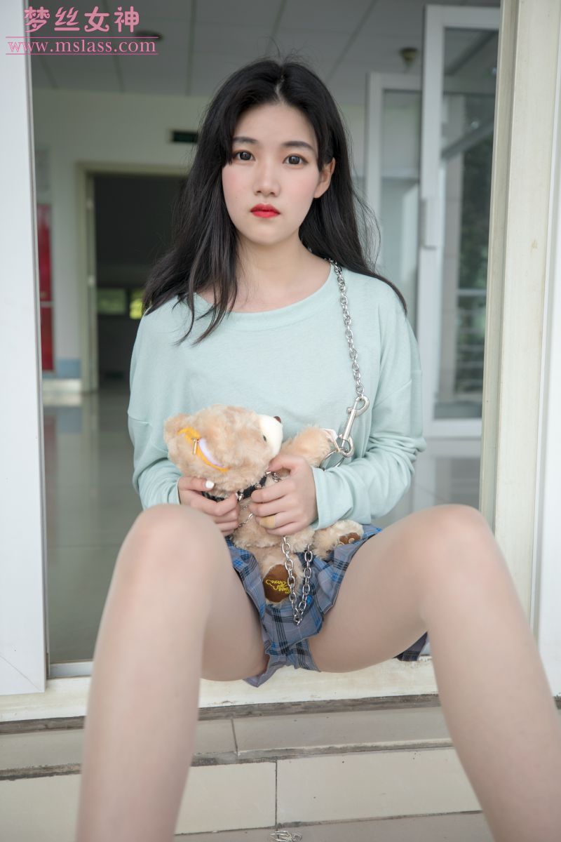[MSLASS梦丝女神] 2019-06-12 NO.039 酥酥 恬静的小白鞋丝袜 [69+1P1V／793MB]插图1