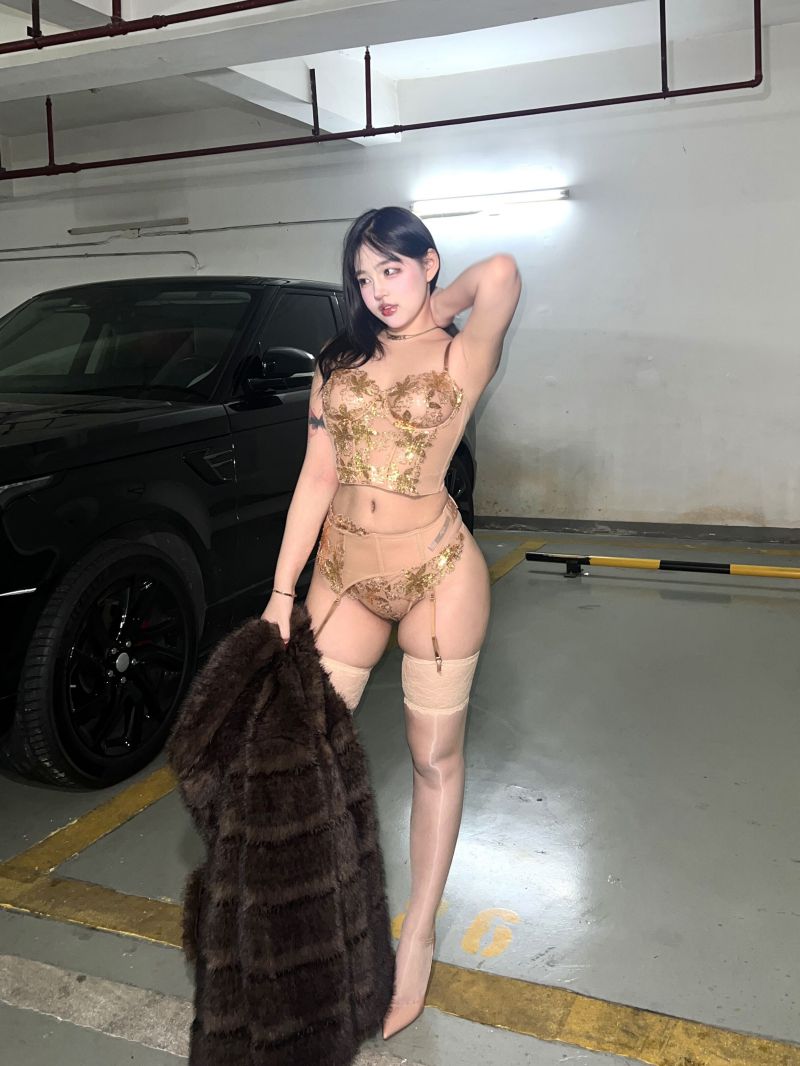 【微密圈】小u优优子-貂皮大衣 [50P-43M]插图