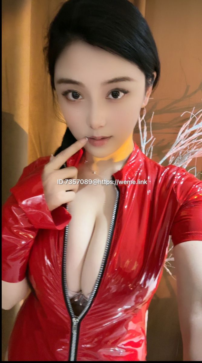 【微密圈】奶雯-红色战衣[32P-13M]插图1