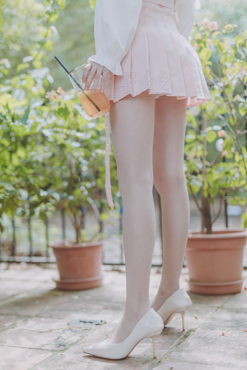 [尤蜜丝]穿搭写真 NO.001插图1
