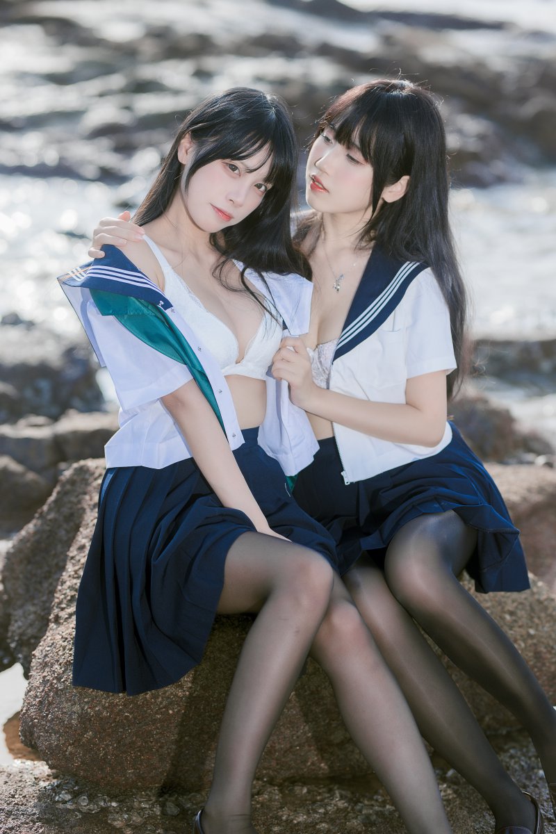 不呆猫 – NO.044 &三無人型 - 水手服百合黑丝[51P-1V-612M]插图