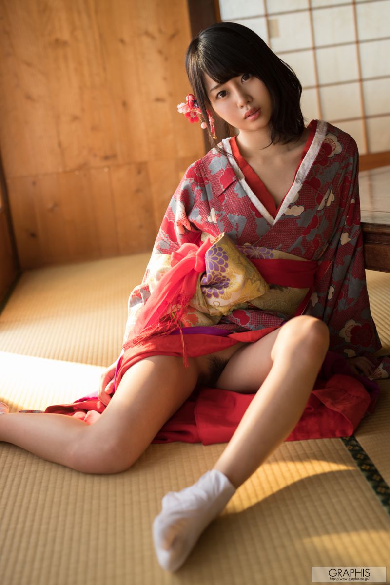 Graphis NO.101 Suzu Harumiya 春宮 すず『 Spring Breeze 』 [120p134MB]插图1