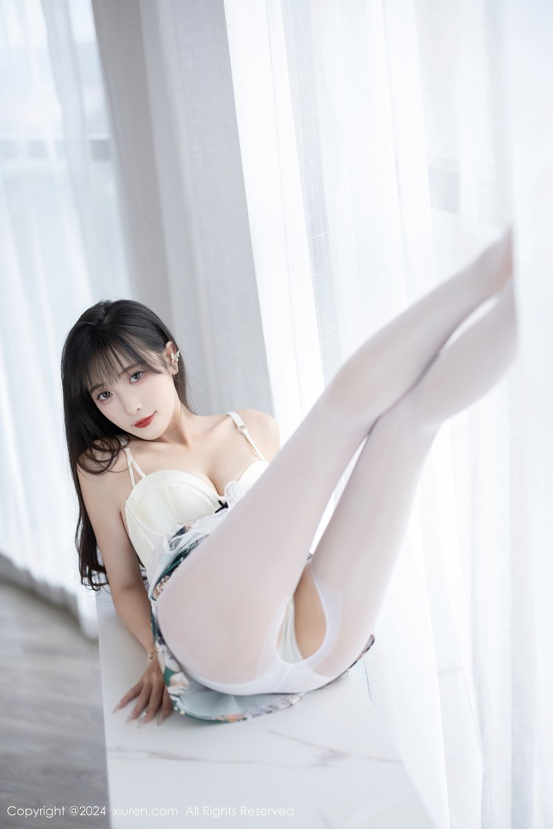 [XIUREN秀人网] 2024.03.14 NO.8231 林星阑 性感白色带绿色图案旗袍插图