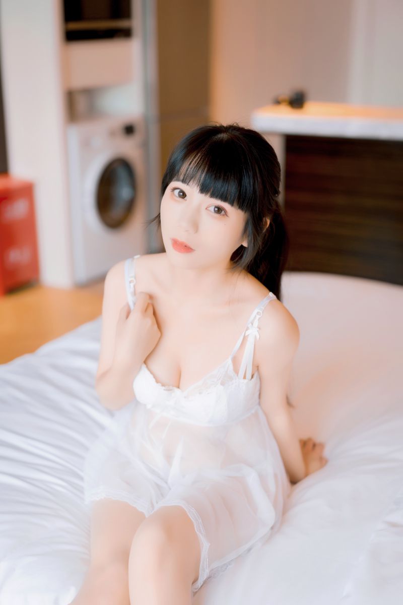 usejan蓝蓝 - NO.004 薄纱睡衣[42P-76.4M]插图1