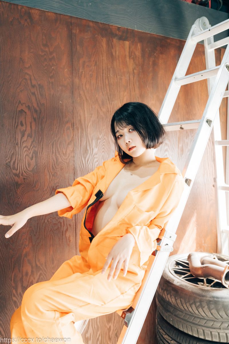 Loozy NO.137  Zia (지아) - Garage Girl[129P-3V-3G]插图1