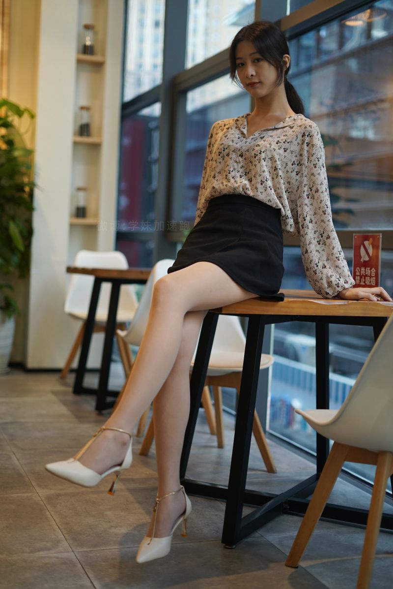学妹加速跑 XM071《奶茶店里的小七》[92P1V+206MB]插图1