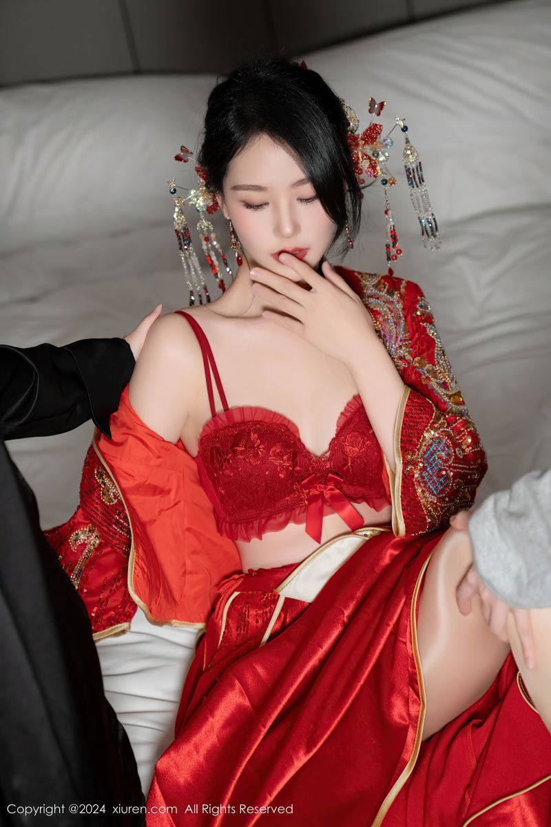[XIUREN秀人网] 2024.04.11 NO.8376 利世 拍摄主题新婚之夜插图1