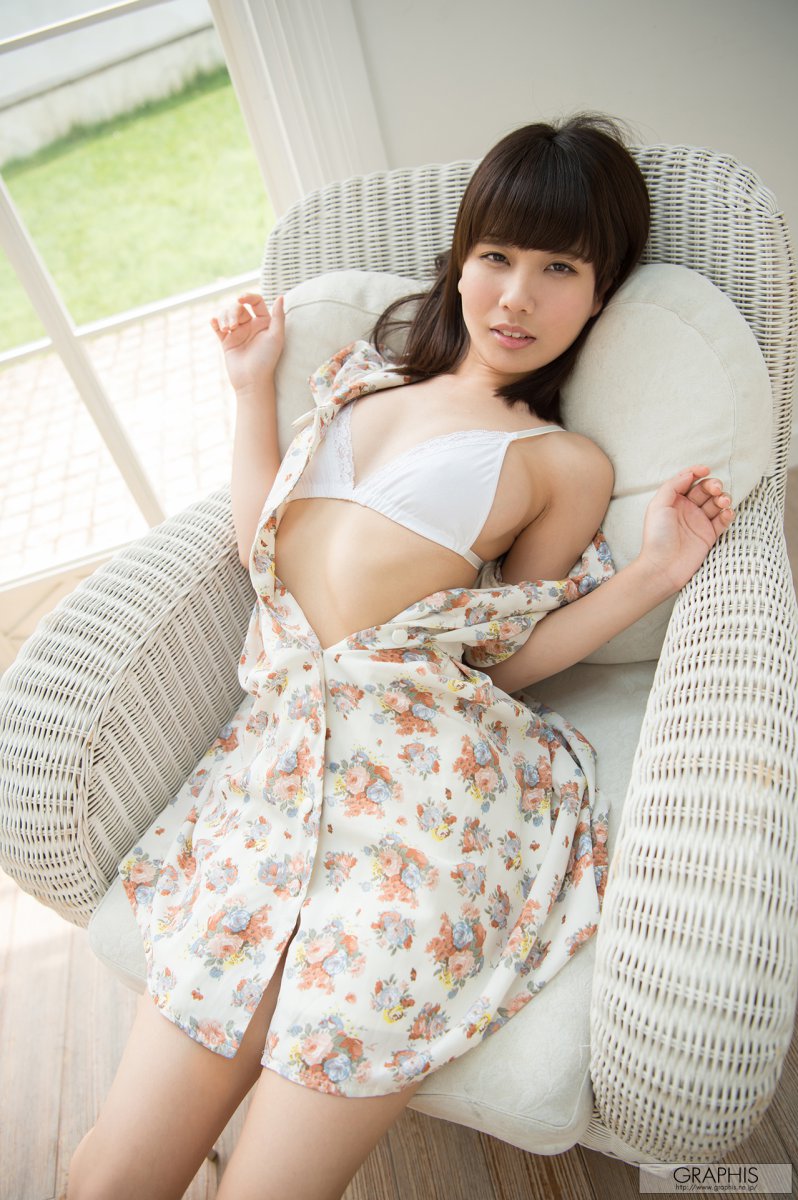 Graphis NO.160 初脫ぎ娘 Mii Kurii 栗衣 みい [125P152MB]插图1